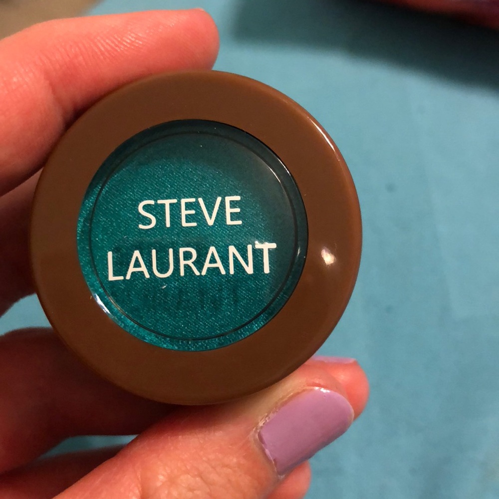 Steve Laurant eye shadow